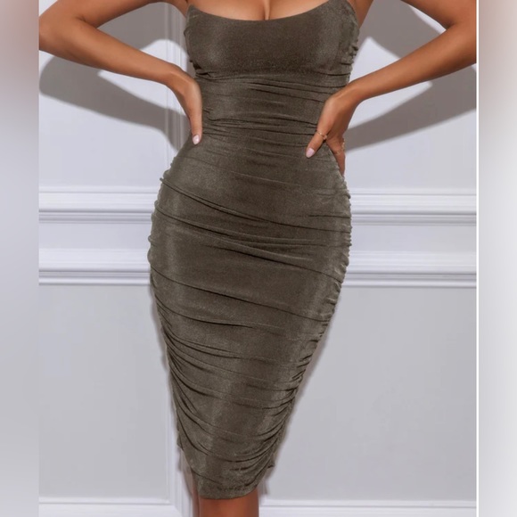 STRAPLESS RUCHED MIDI DRESS - Picture 2 of 5